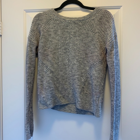 Keyhole back sweater - Picture 3 of 5